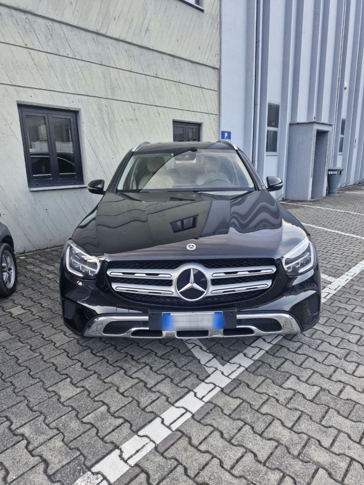 Mercedes-Benz GLC 200 d 4 Matic Business ( 163 CV )