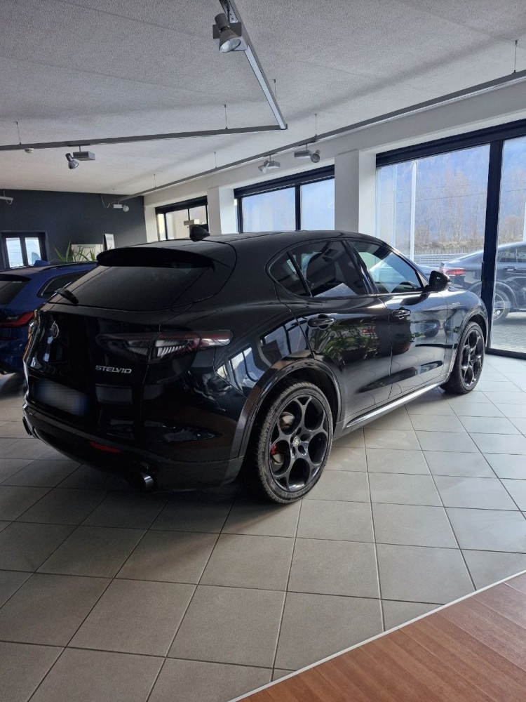Alfa Romeo Stelvio 2.2 Td (210 CV) Competizione Alfa Romeo Stelvio 2.2 Td (210 CV) Competizione