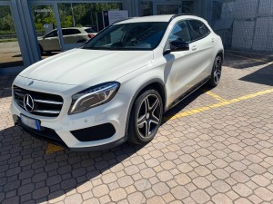 Mercedes-Benz Gla 220 4 Matic Premium  (177 CV)