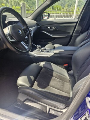 BMW320