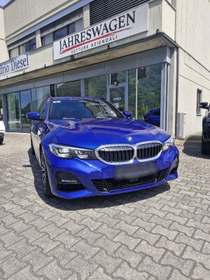 BMW320