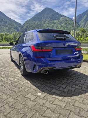 BMW320